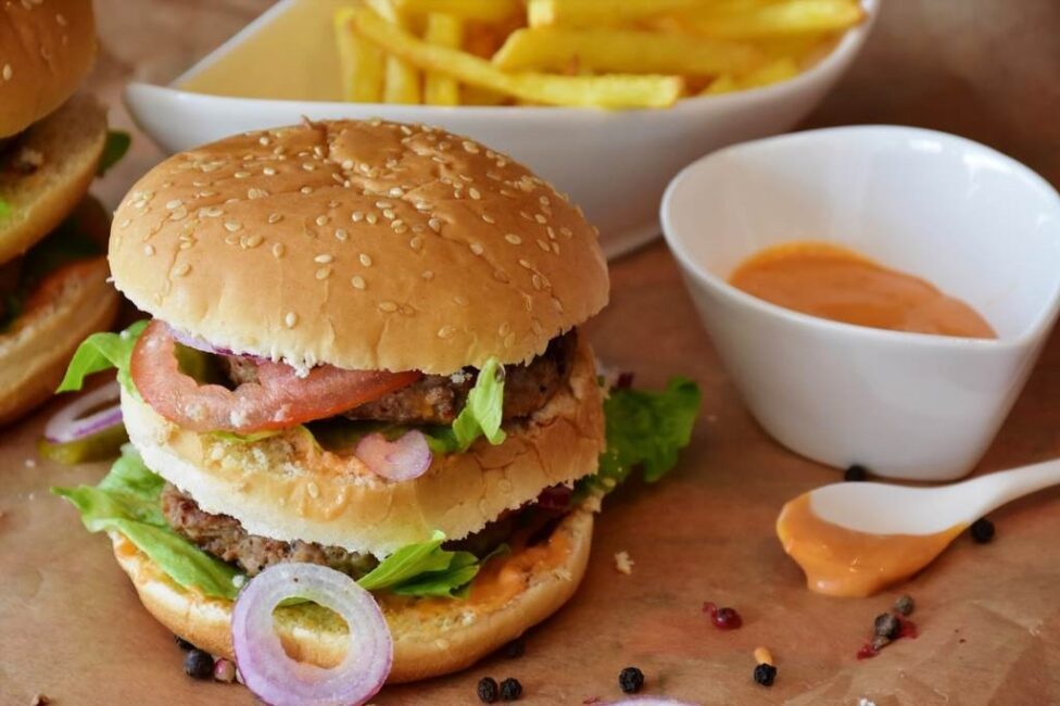 Kaloryczność dania cheeseburger Mcdonald's